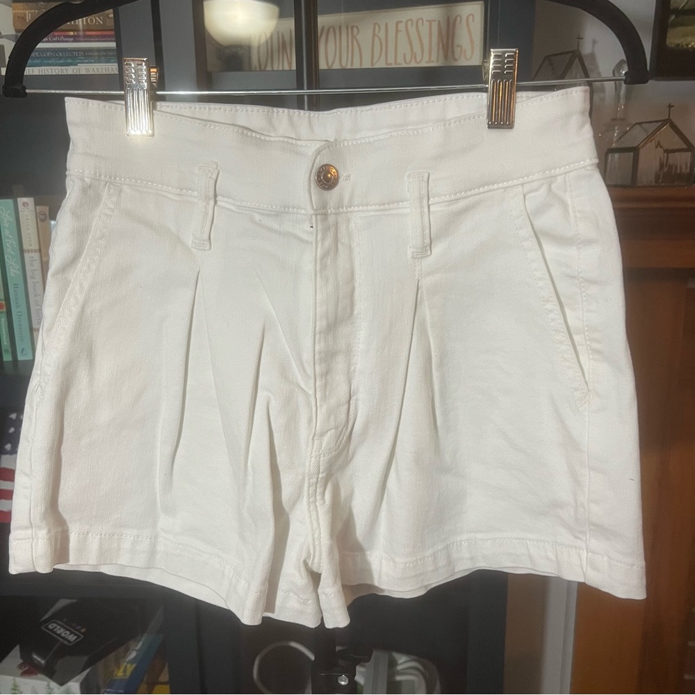 American Eagle highest rise mom short.